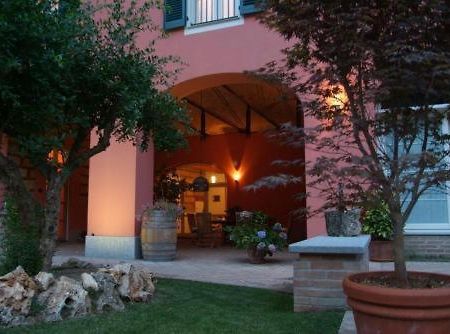 La Locanda Del Melograno モンカルヴォ エクステリア 写真